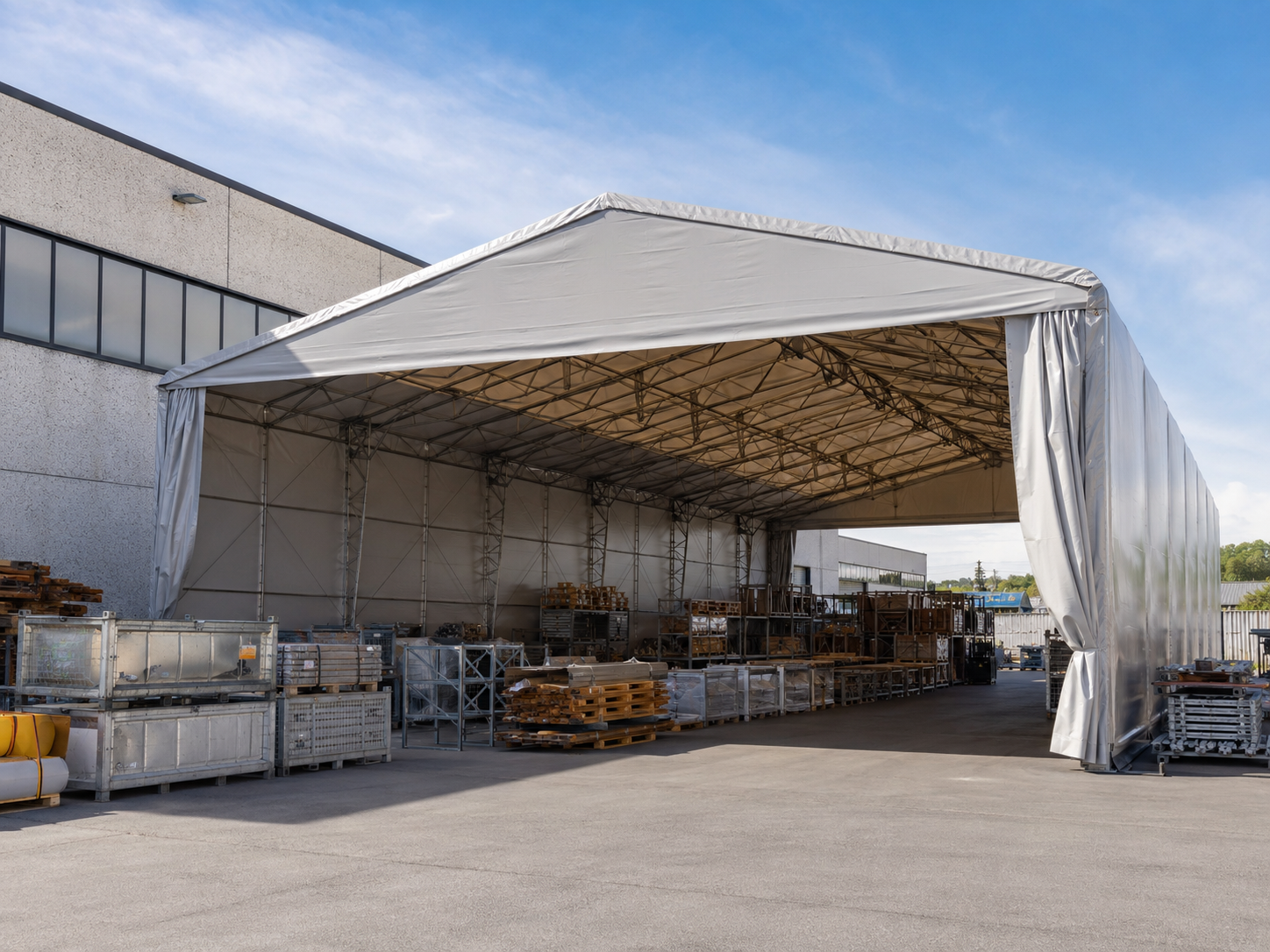Capannoni mobili per semilavorati: protezione durante le fasi produttive