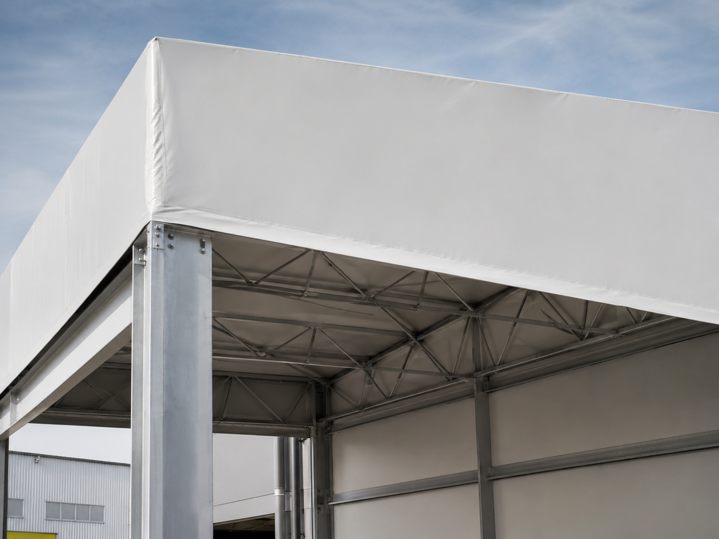 PVC autoestinguente stabilizzato UV: perché conta nelle coperture industriali
